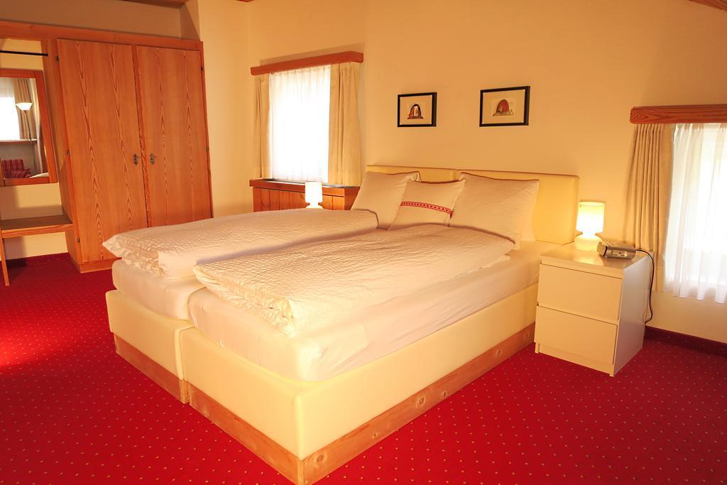 Hotel Restaurant Gabriel Скуоль Екстер'єр фото