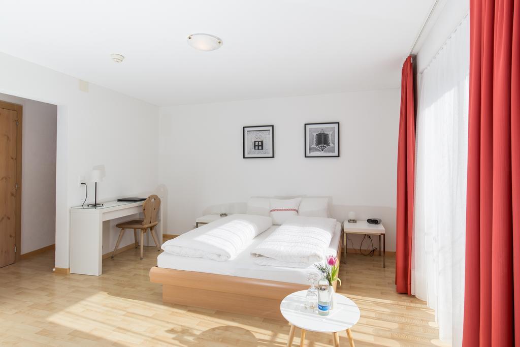 Hotel Restaurant Gabriel Скуоль Екстер'єр фото