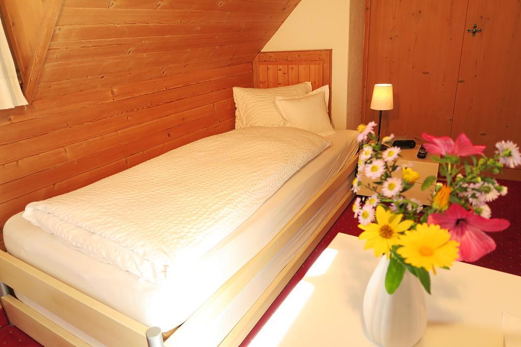Hotel Restaurant Gabriel Скуоль Екстер'єр фото