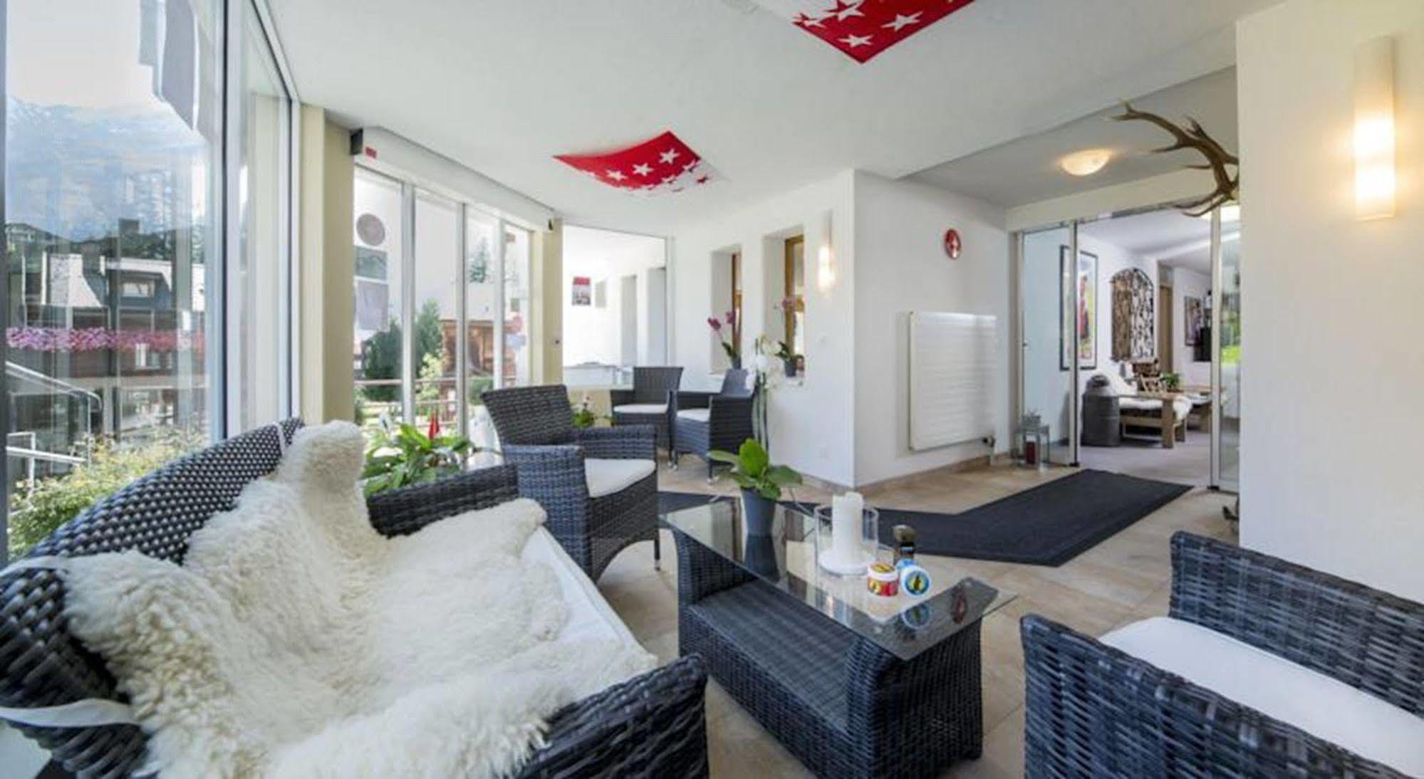 Hotel Restaurant Gabriel Скуоль Екстер'єр фото