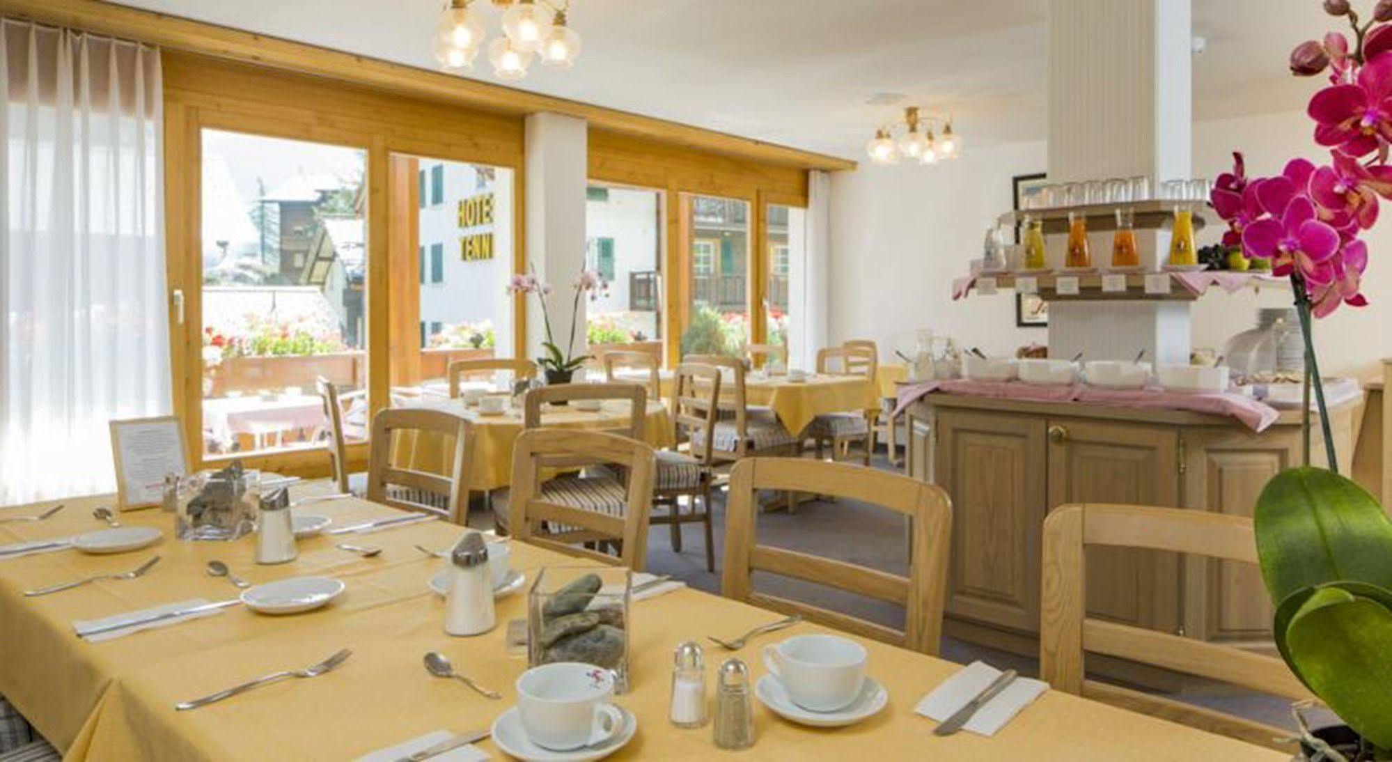 Hotel Restaurant Gabriel Скуоль Екстер'єр фото